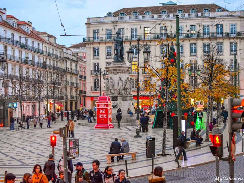 Площадь Камоенса в Лиссабоне